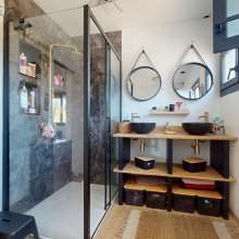 Gallery item