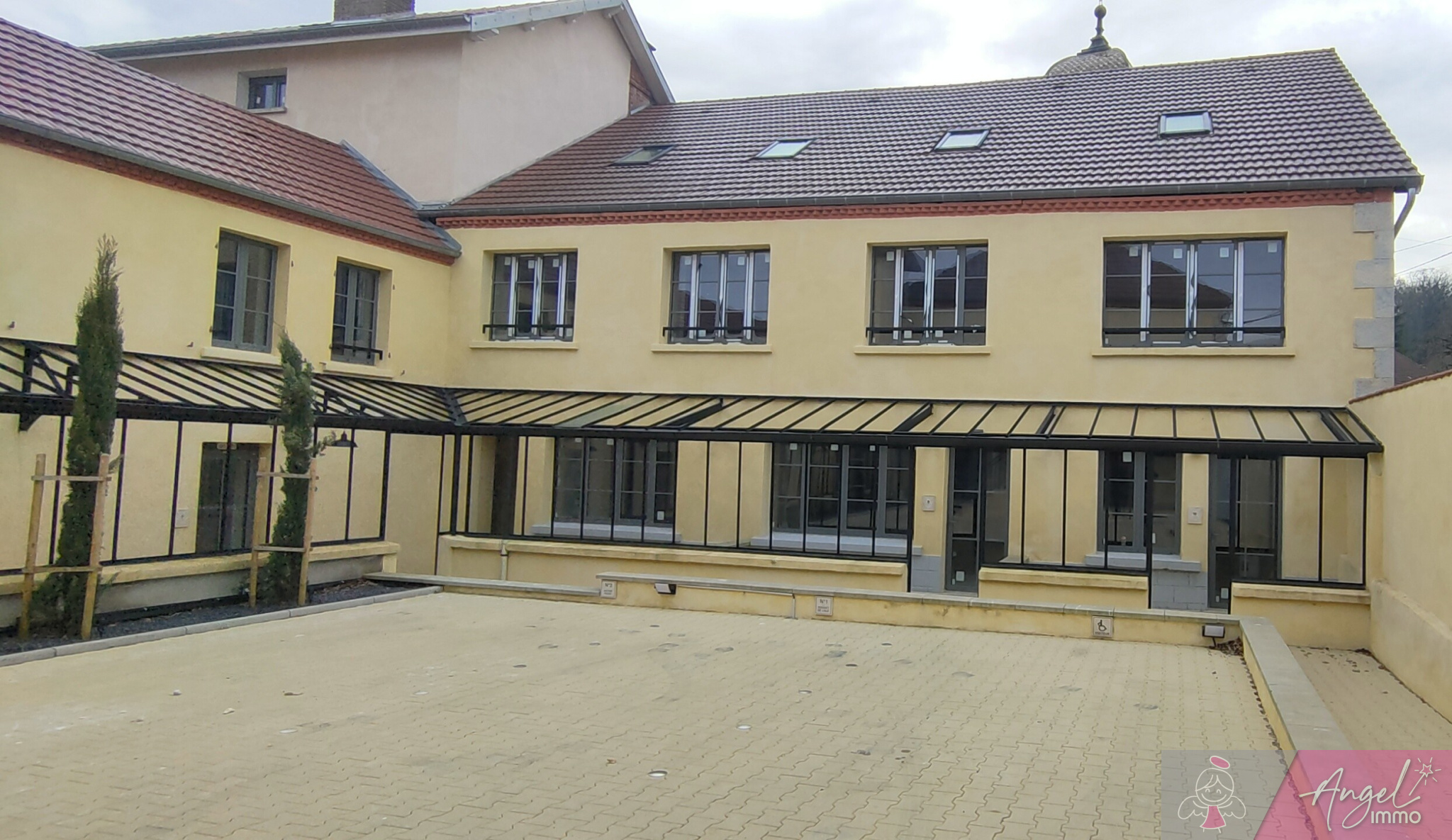 Appartement triplex 107 m2 – 3 chambres – 2 places de statio