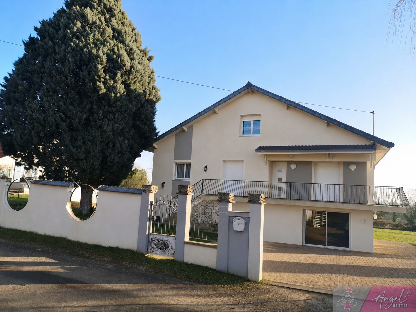 MAISON FAMILIALE