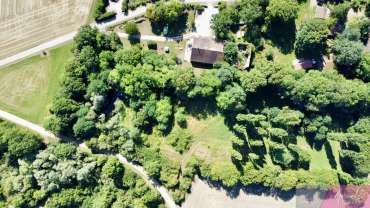 Ensemble Immobilier sur la Commune de Belmont (39380)