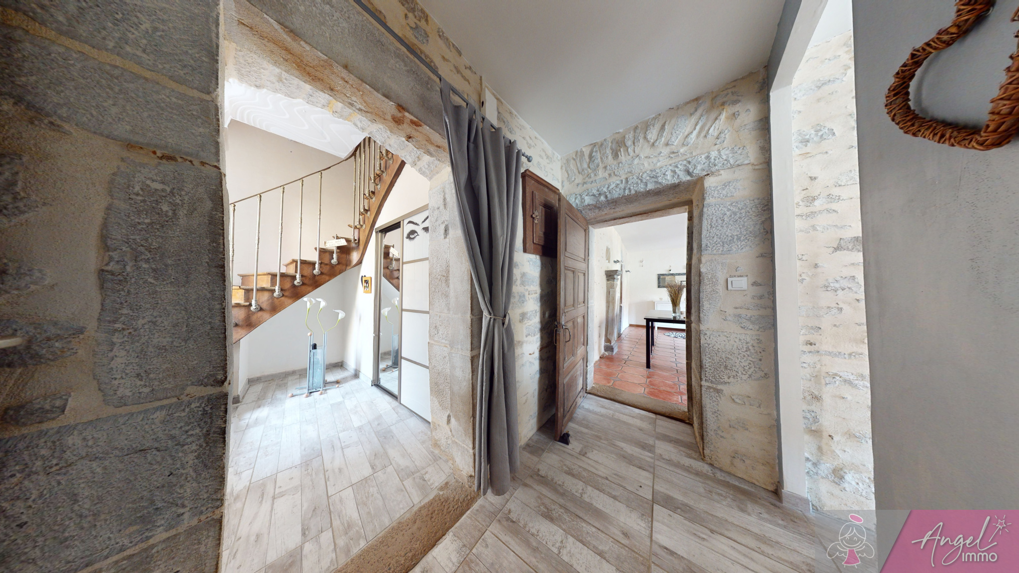 Maison en pierre rénovée avec 6 chambres