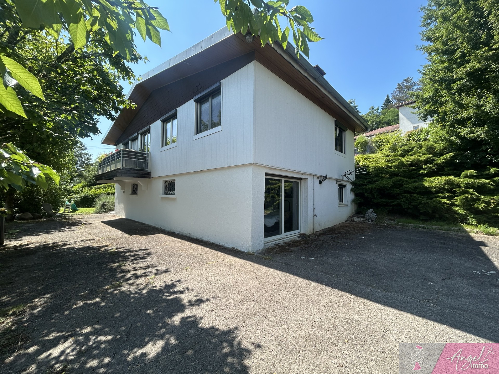 Maison individuelle 6 pièces de 171m2 sur un terrain de 1500