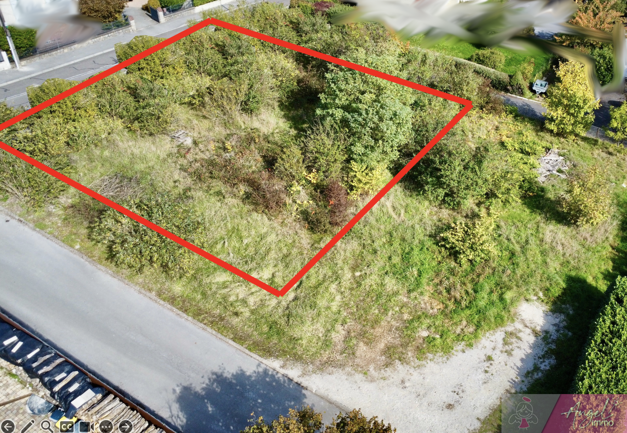 A vendre terrain constructible Saint-Vit.