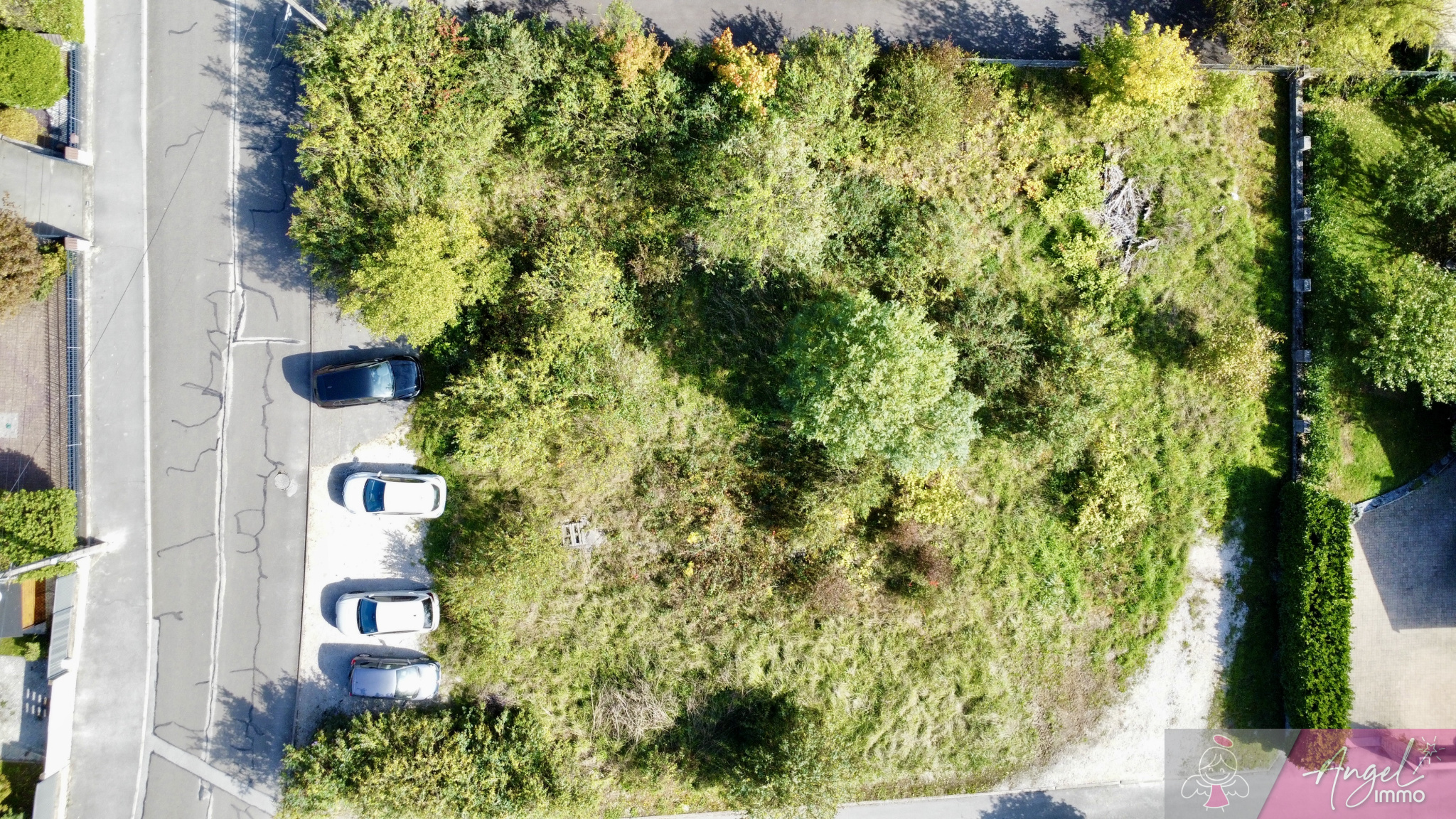 Grand terrain constructible de 1313 m2 à Saint-Vit