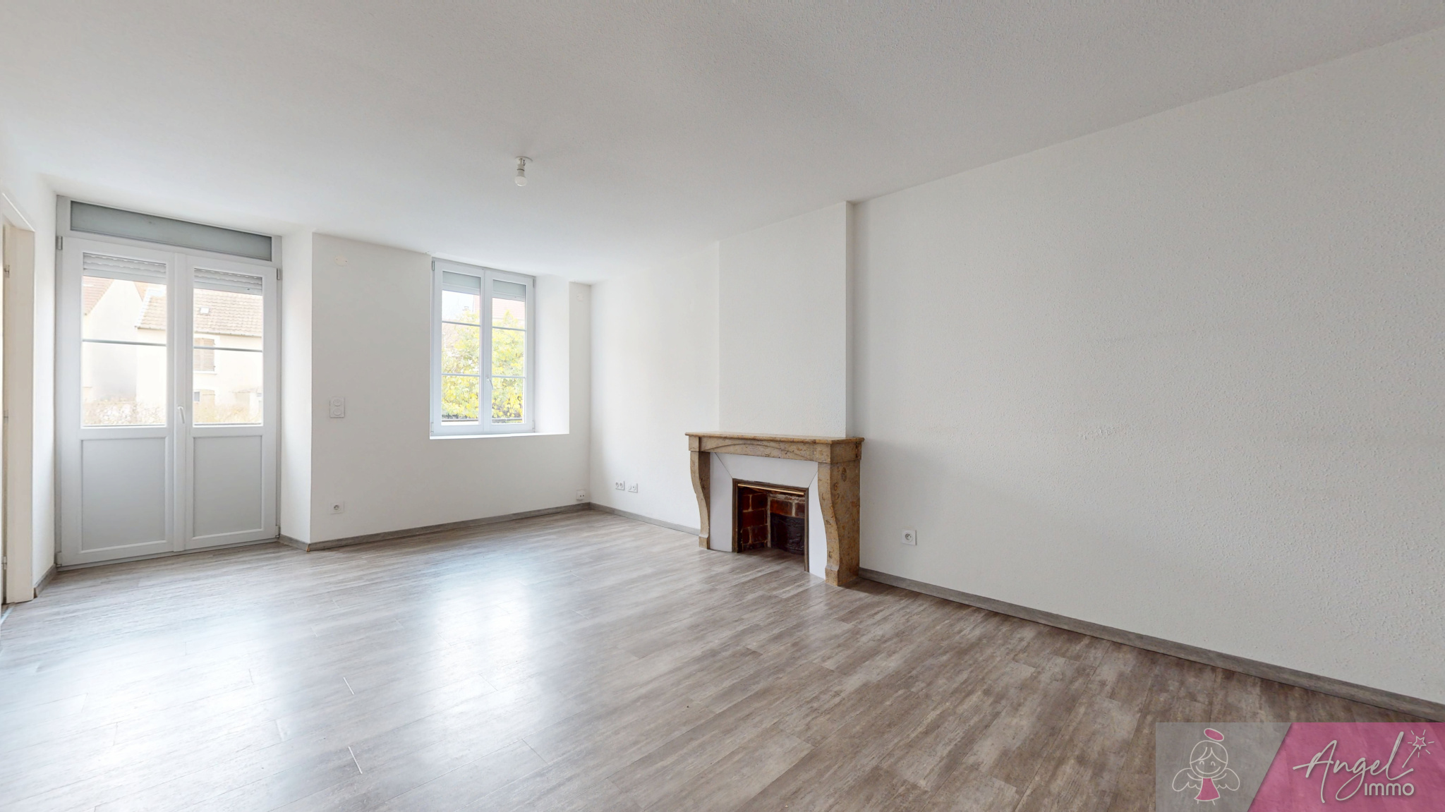 Appartement rénové 68 m2 avec vue sur la Collégiale Centre