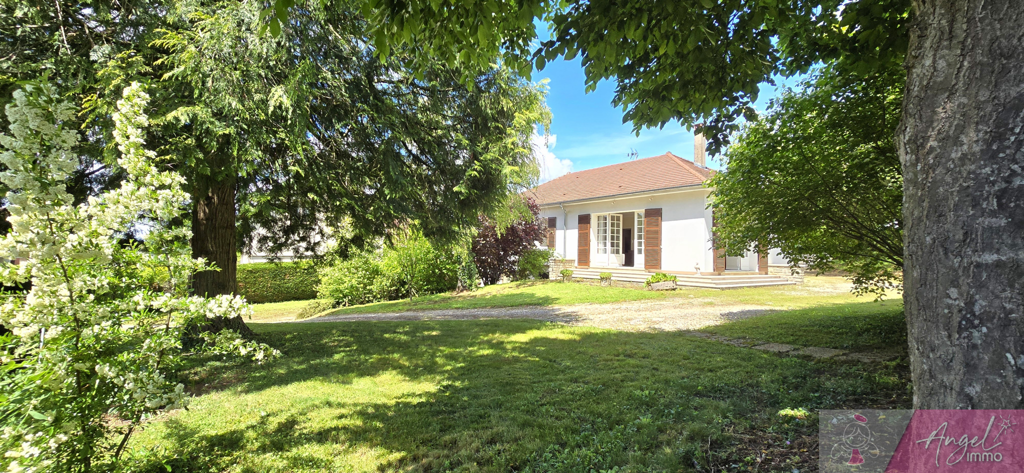 MAISON DE FAMILLE MOUCHARD