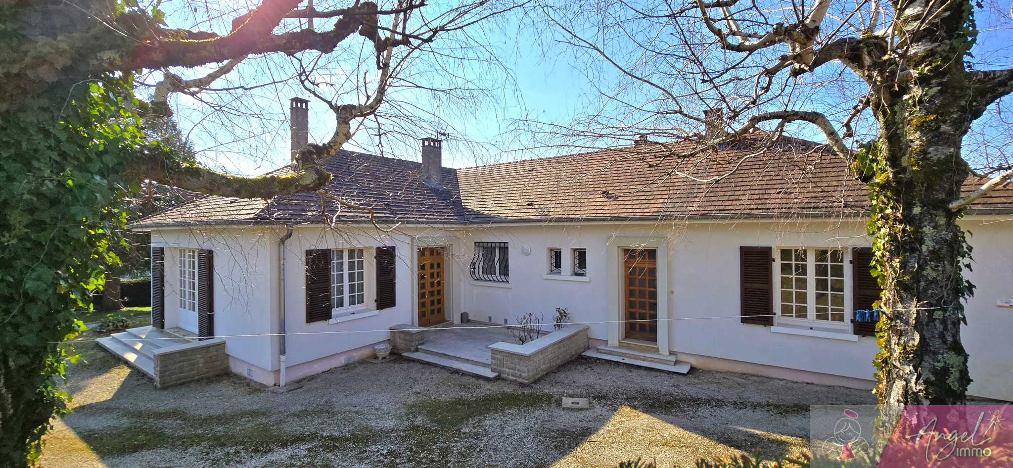 MAISON DE FAMILLE MOUCHARD