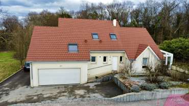 Secteur Saint-Vit   maison récente au calme en bord de forêt