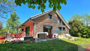 MAISON D’EXCEPTION AVEC ACTIVITÉ DE GÎTES ET CHAMBRES D’HÔTE