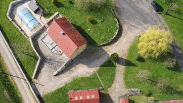 MAISON + PISCINE + HANGAR à BRANS