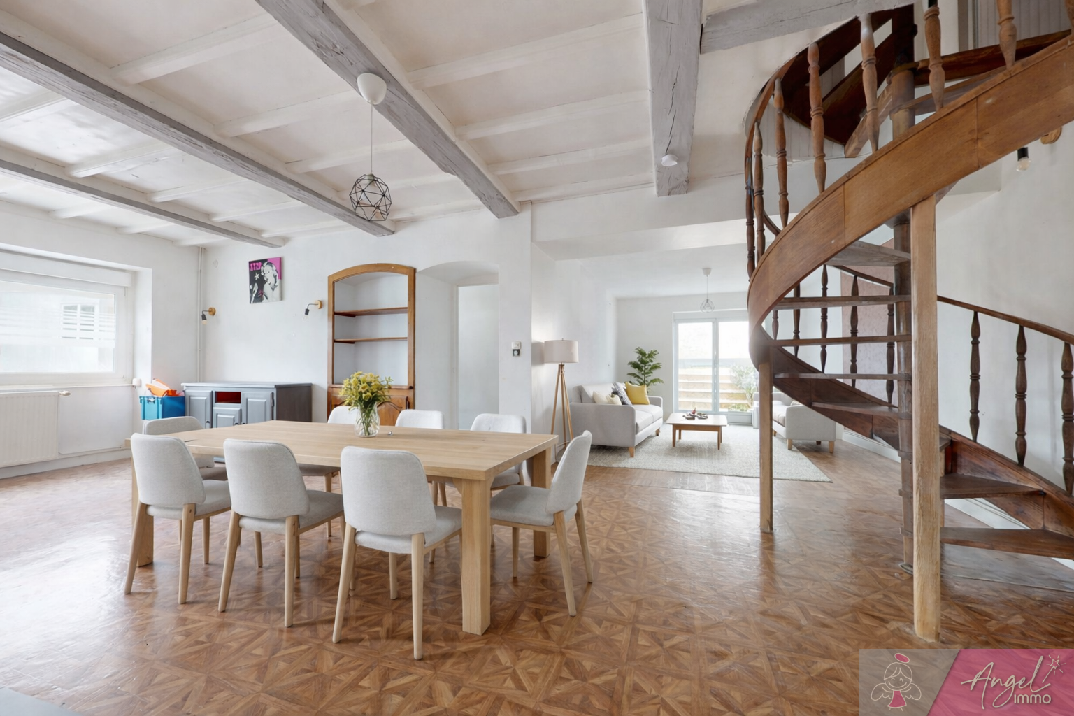 Maison 154 m2   3  chambres   Terrasse    Garage   Cave