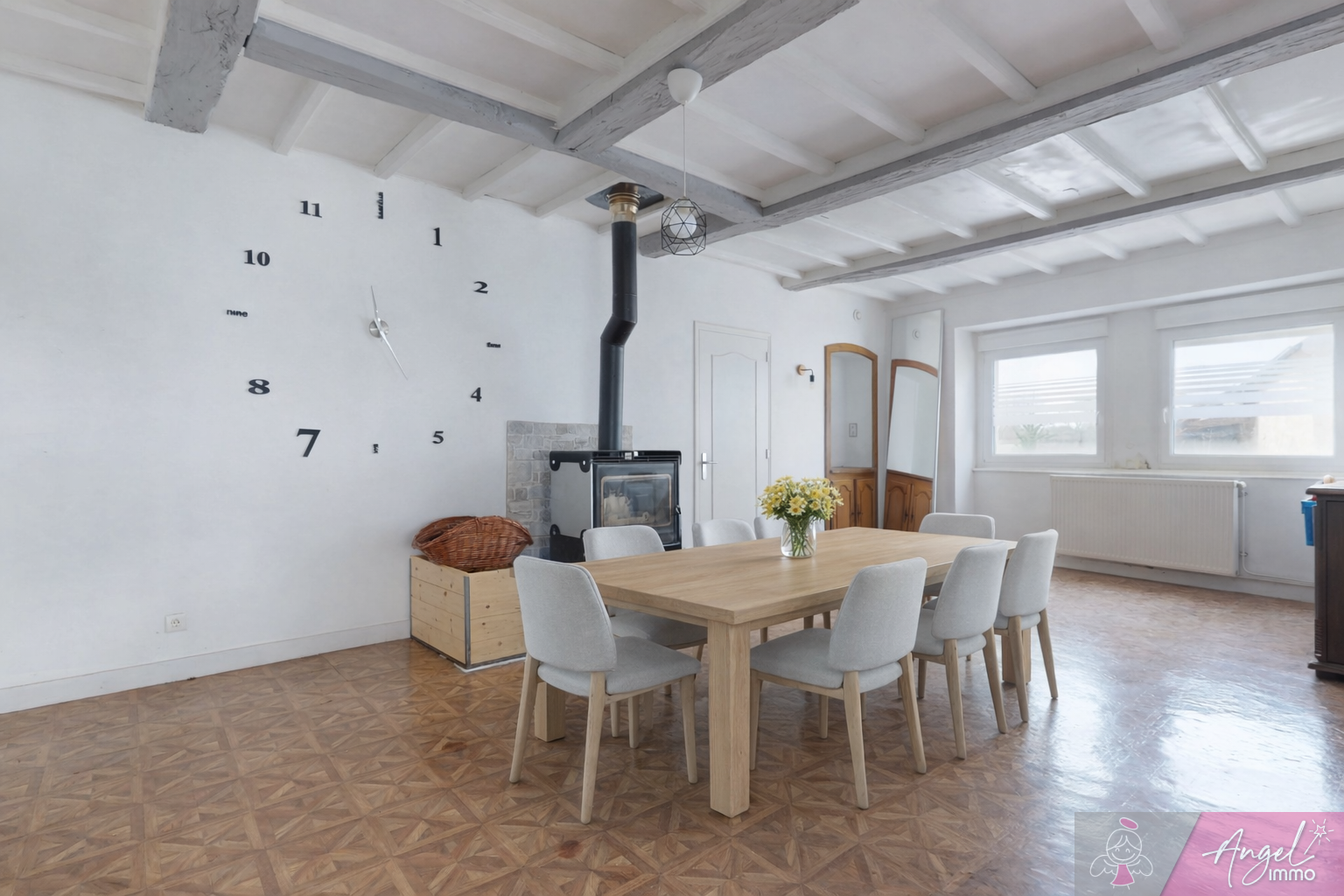 Maison 154 m2   3  chambres   Terrasse    Garage   Cave