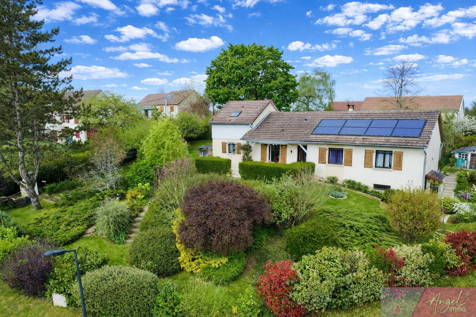 Maison 149 m2 avec vue, terrain 1456 m2, calme Sermange