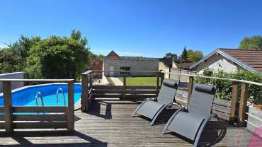 Maison familiale rénovée avec studio locatif, piscine et tri