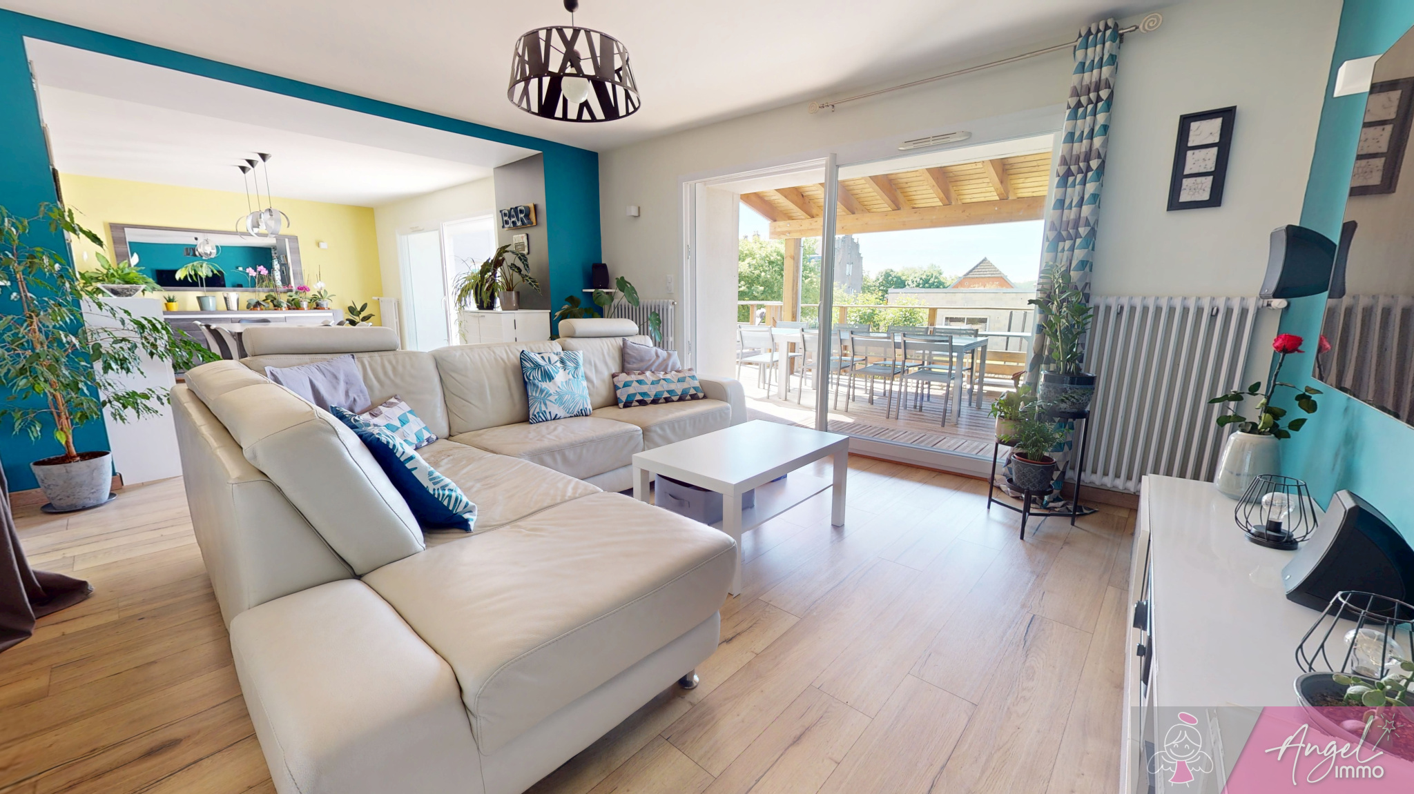 Maison familiale rénovée avec studio locatif, piscine et tri