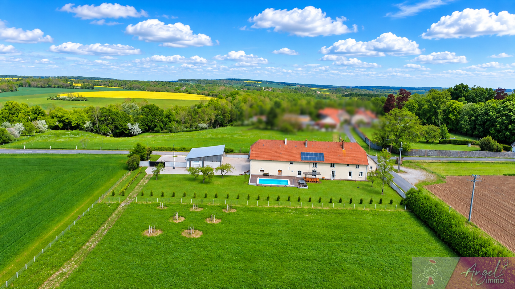 Propriété de caractère sur plus d’1 hectare de terrain