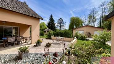 Maison 218 m2 avec grand terrain arboré et dépendances