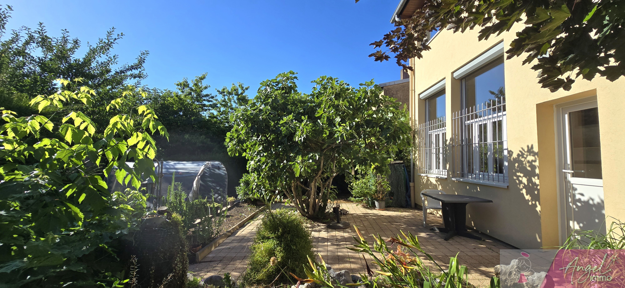 IMMEUBLE DE RAPPORT A DOLE – 2 LOGEMENTS INDEPENDANTS + GARA