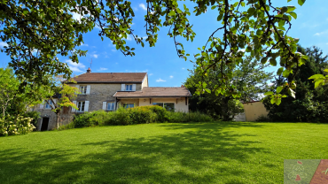 MAISON DE FAMILLE à MONNIERES