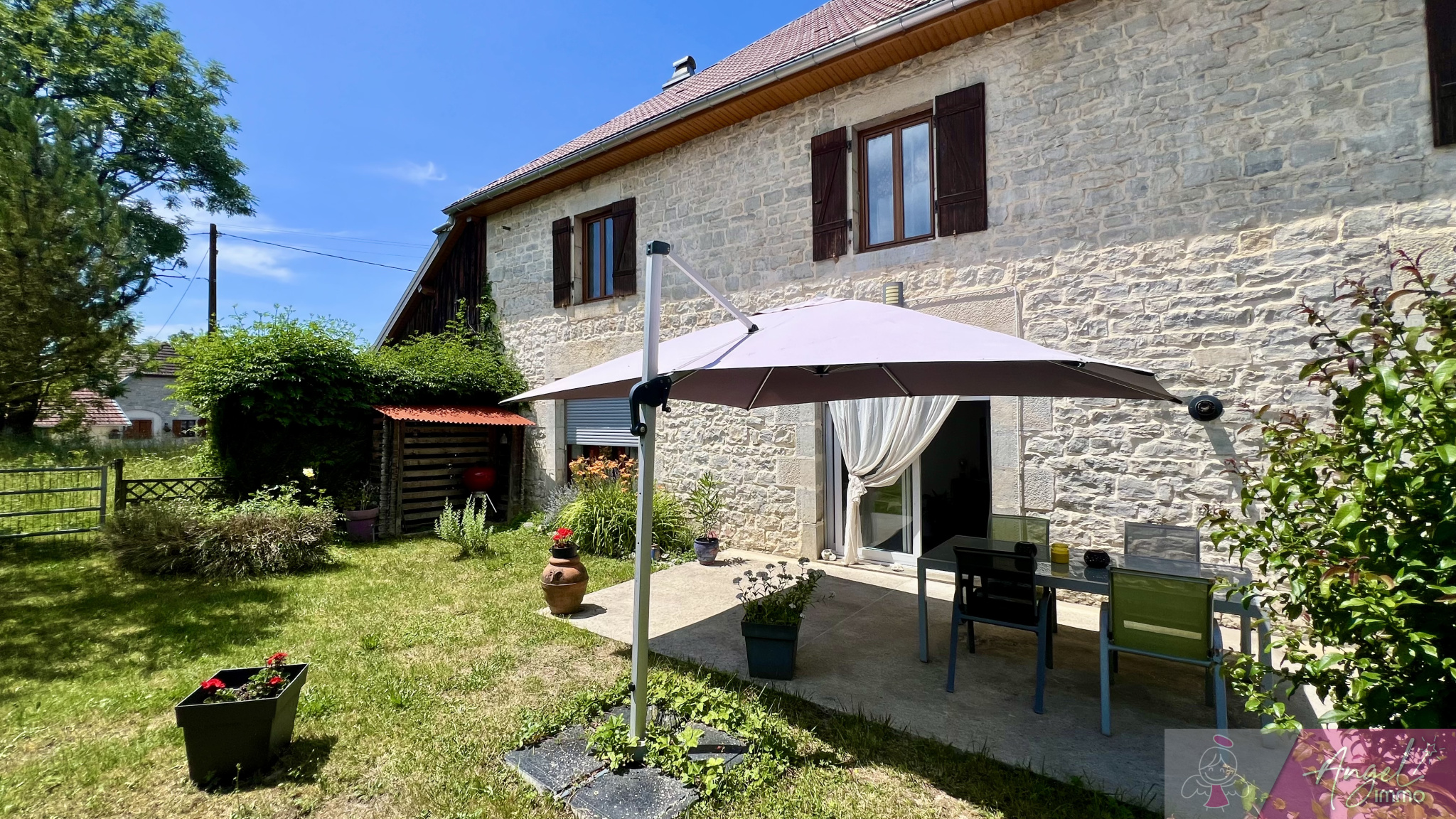 Appartement T4 de 141 m2 avec jardin et garage   Village tou