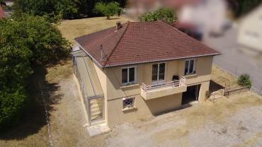 maison sur sous sol avec 2032 m2 de terrain à Saint Vit