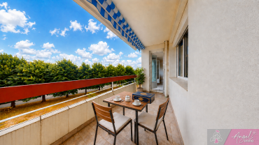 DOLE   T4 lumineux avec balcon et vue directe sur la Collégi