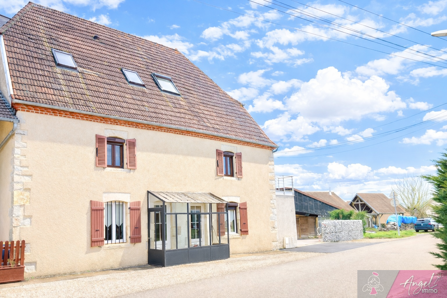 Grande maison rénovée 254 m2 + appartement indépendant déjà