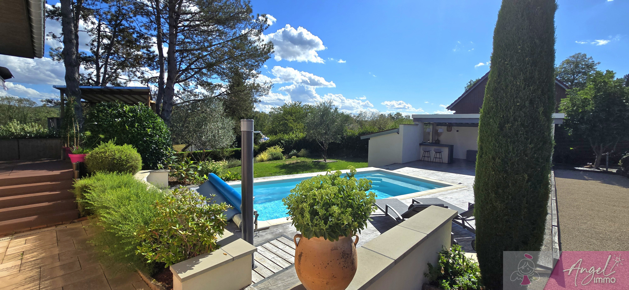 PROPRIETE AVEC PISCINE DAMPIERRE