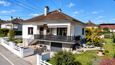 Maison 136 m2   Beaux volumes au coeur de Plumont